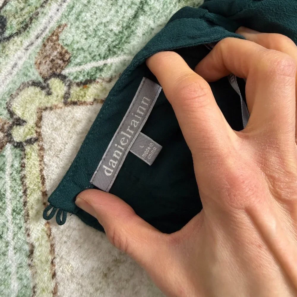 Daniel Rainn Emerald Green Top with Crochet Neckline Large - Picture 7 of 9